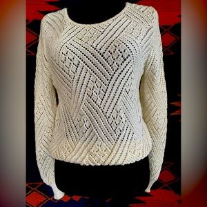 VTG. Arielle of New York Open Knit Light Sweater with Metallic Gold Thread.